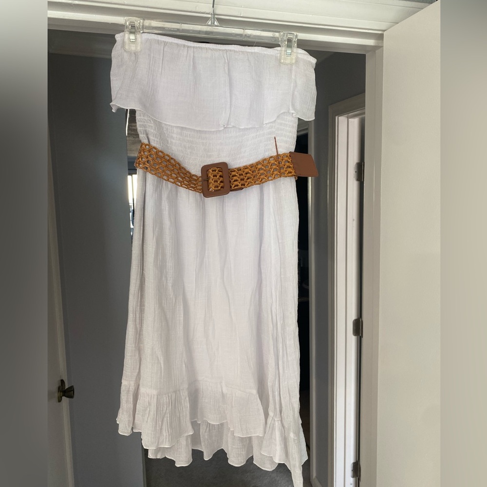 White strapless dress